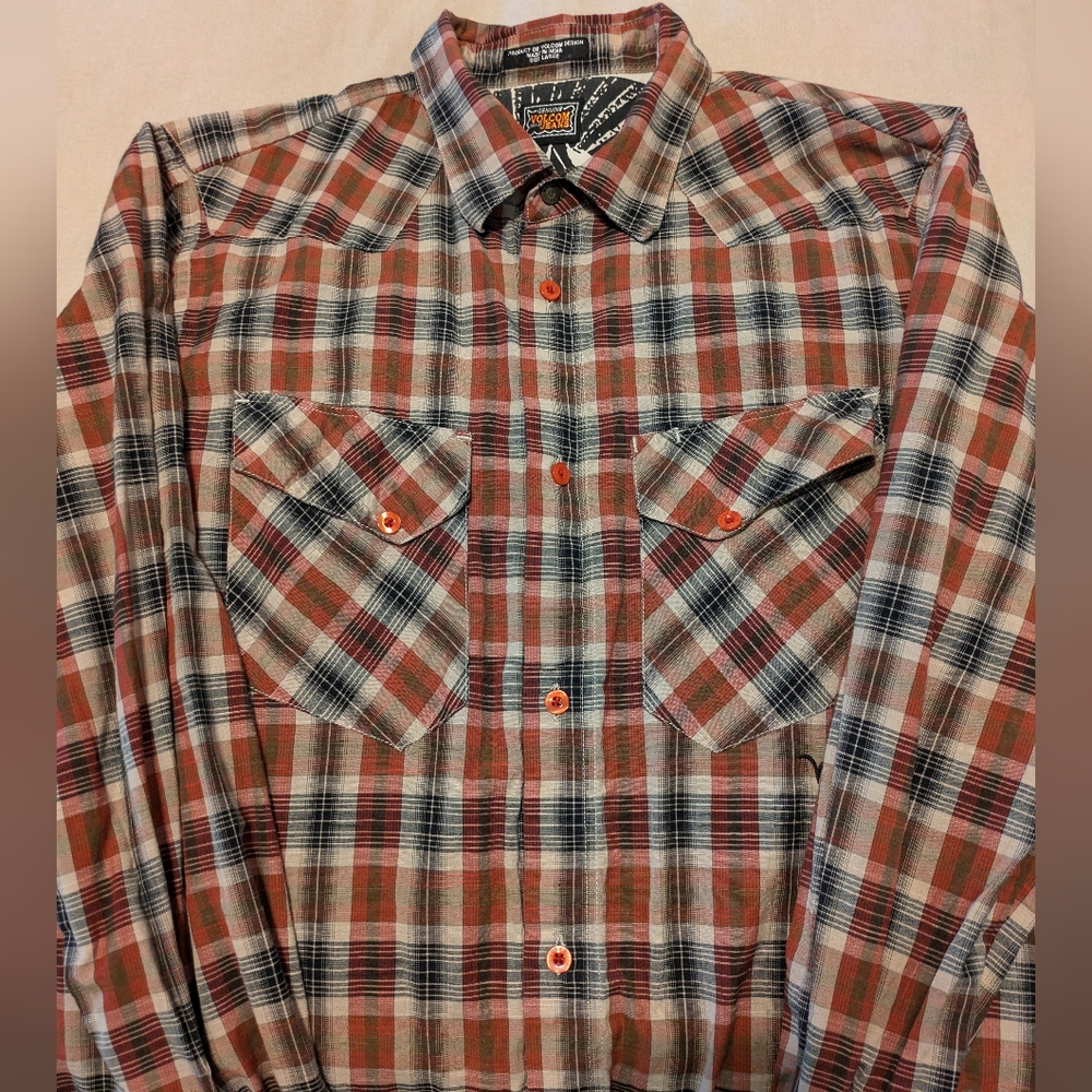 Men's Large Vintage Volcom Button Down Long Sleeve Shirt in Red and Black Plaid